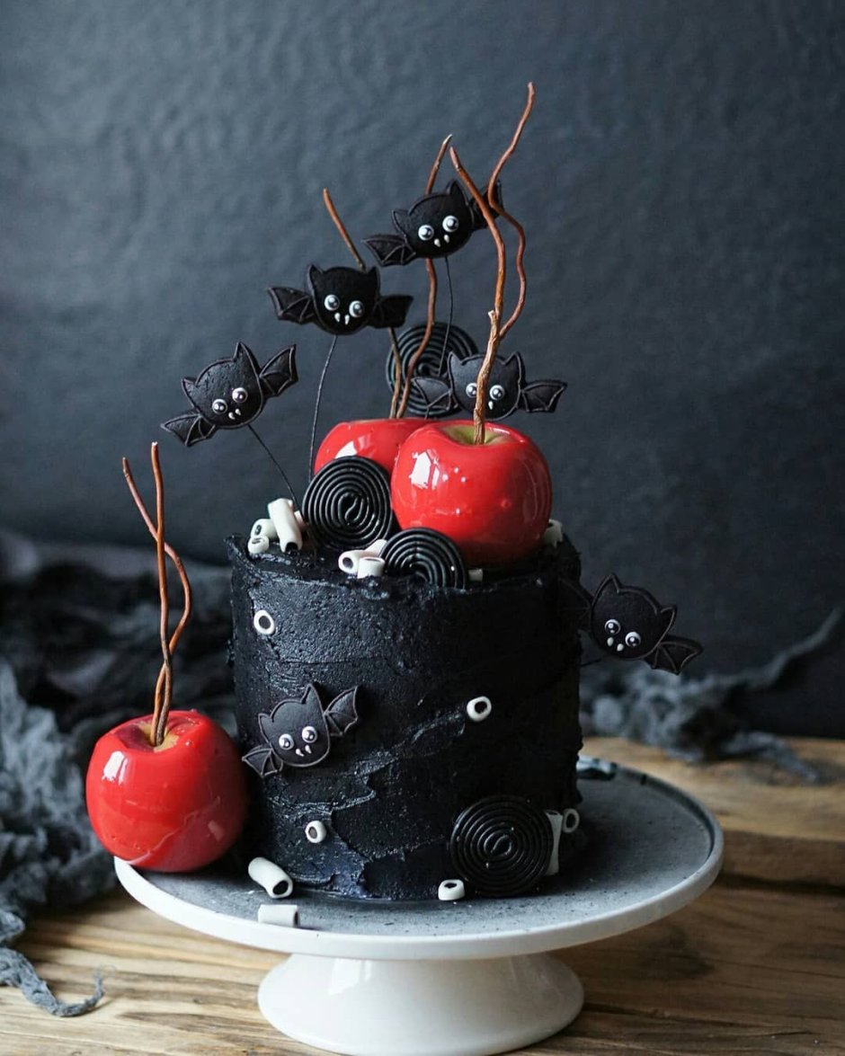 Двухъярусный торт на Хэллоуин