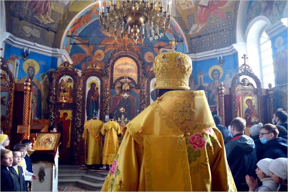 В храме преподобного Сергия в Солнцево богослужения