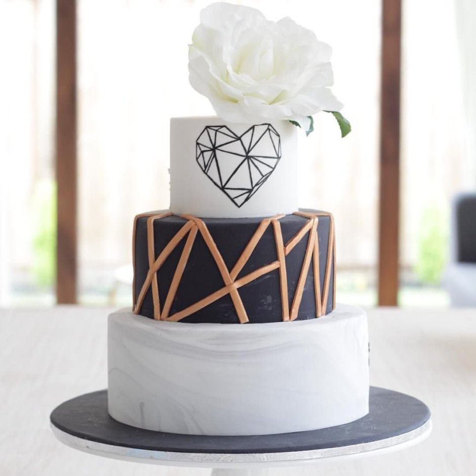 Торт с геометрическими фигурами