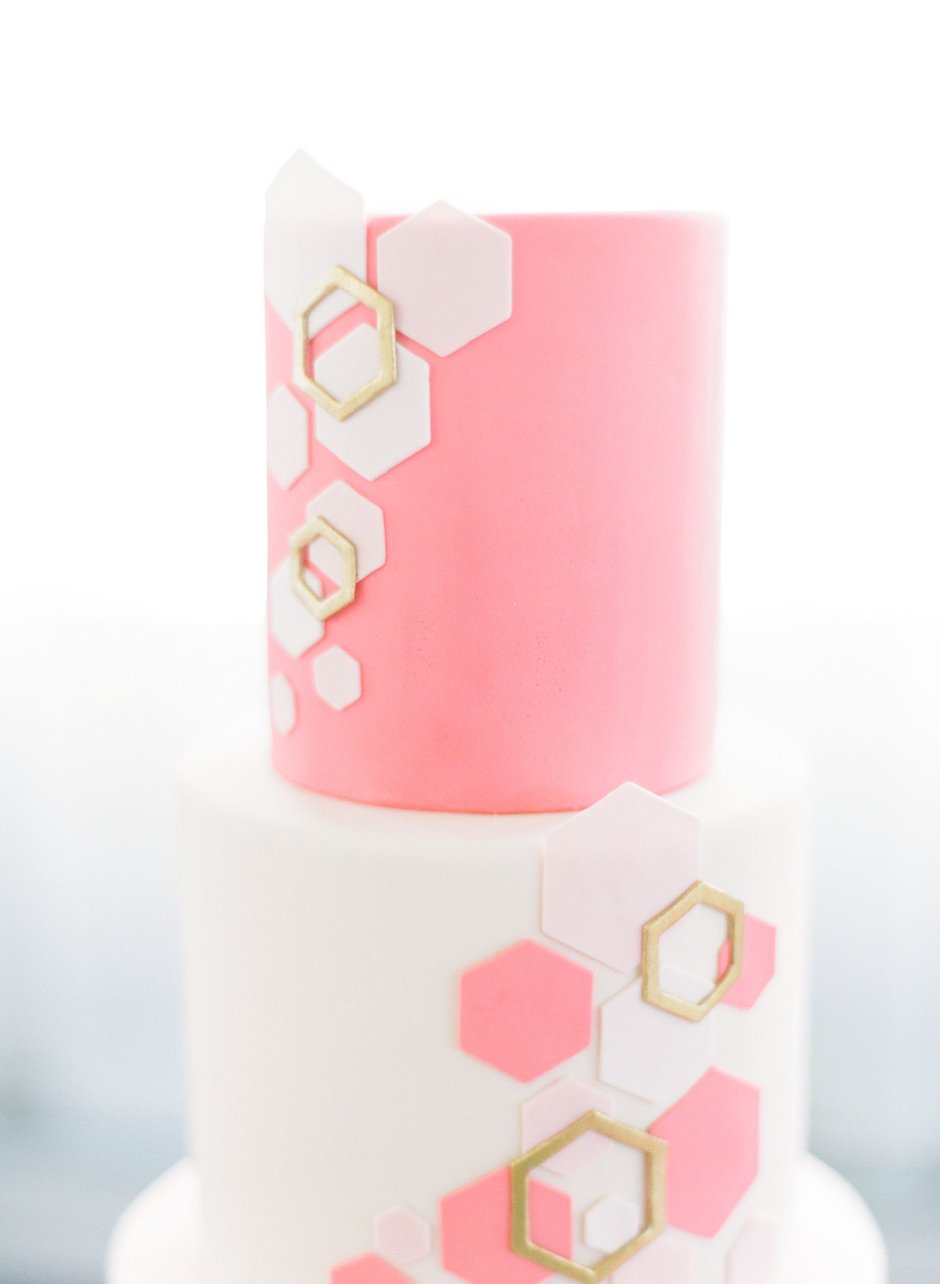 Свадебные торты в геометрическом стиле
