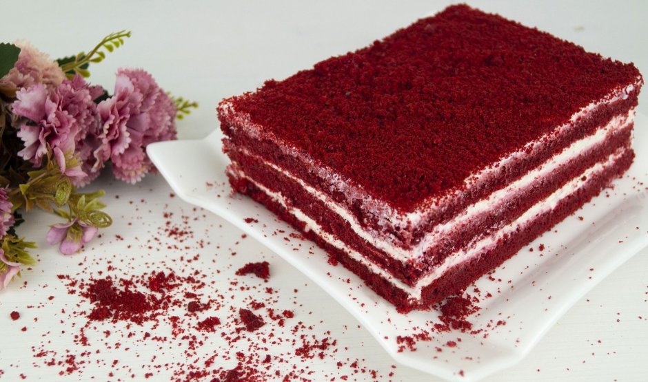 Красный муссовый торт велюр