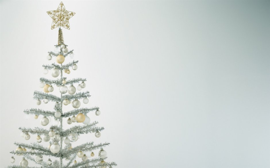 Серебристый новогодний фон с елкой