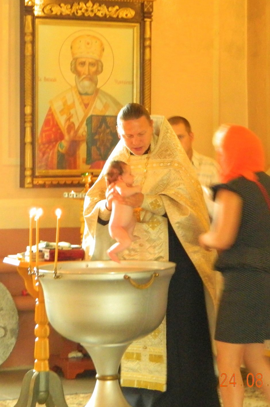 Голая в церкви крещение