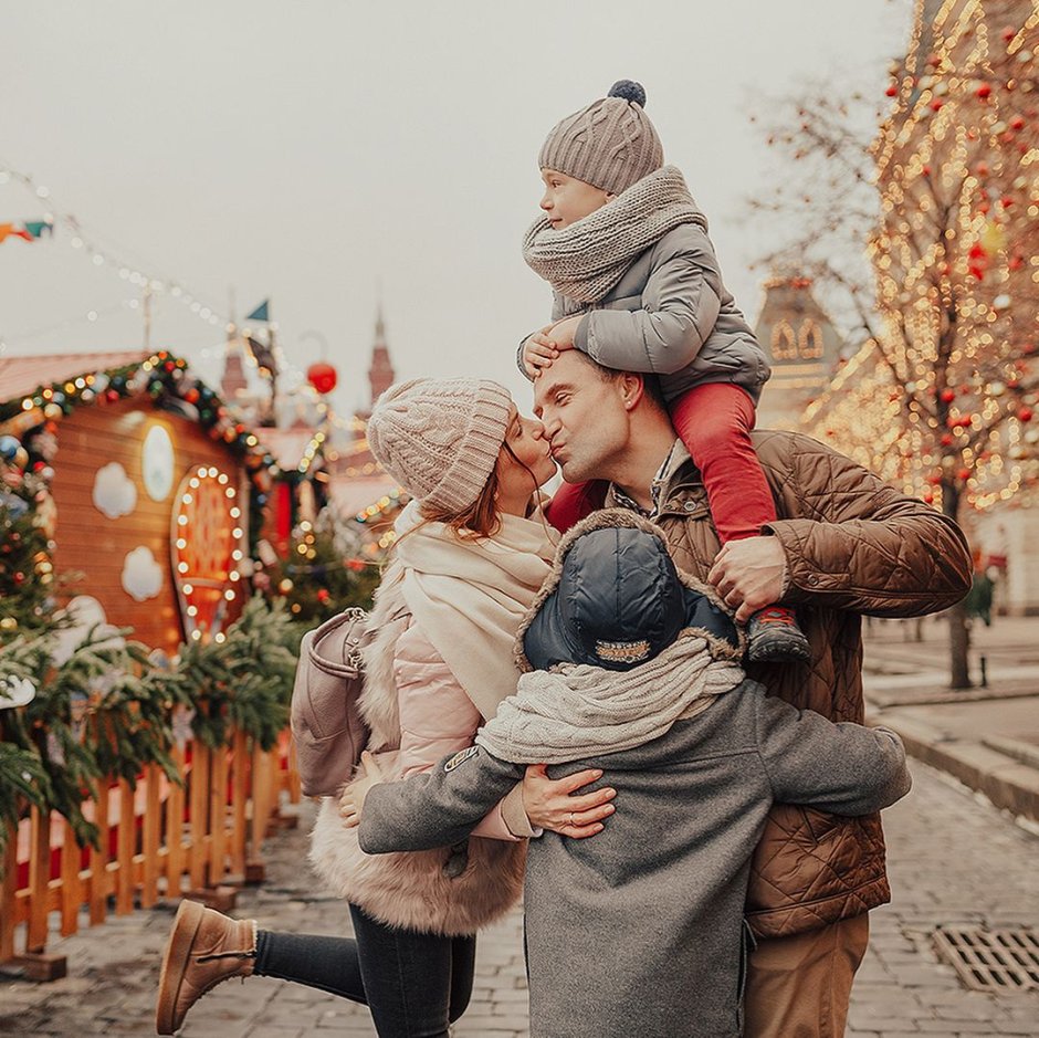 Семейная фотосессия зимой на улице