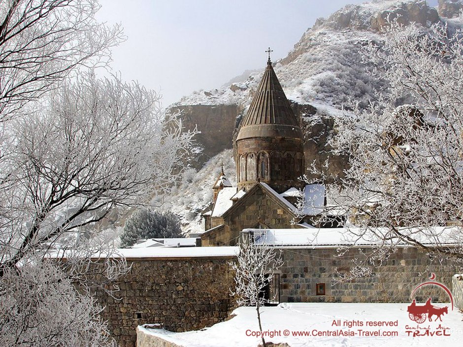 Гехард монастырь Армения зимой