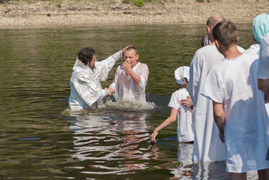 Когда купаются в проруби на крещение
