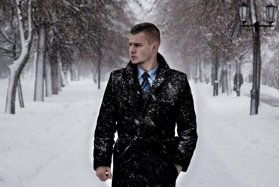 Мужская фотосессия на улице зимой