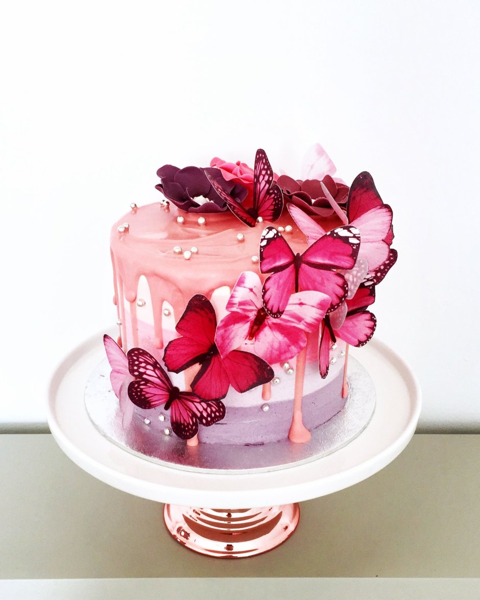 Розово голубой торт для девочки