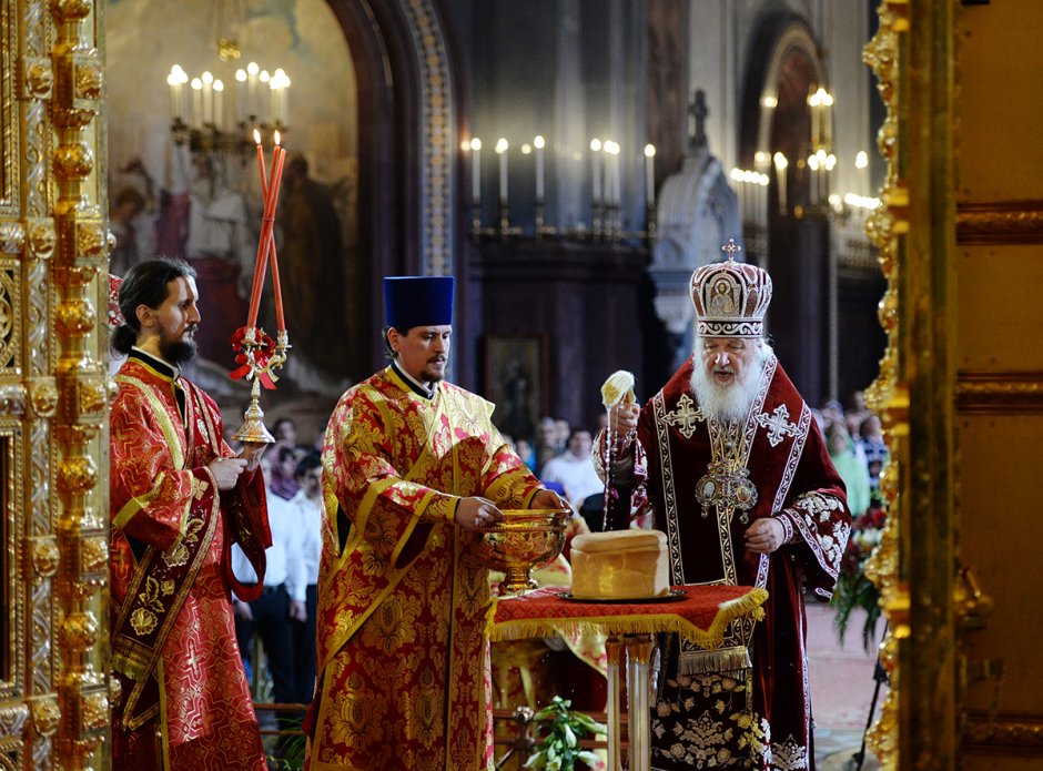 Пасхальная литургия в храме Христа Спасителя