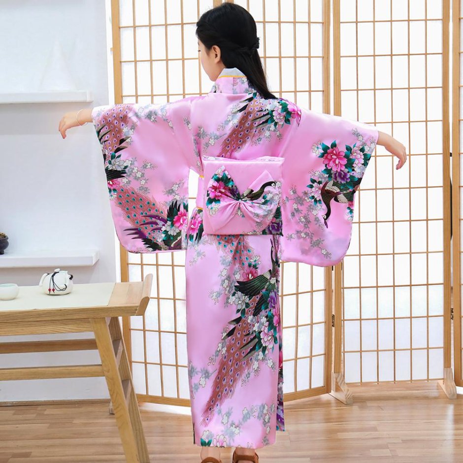 Праздничное кимоно женское