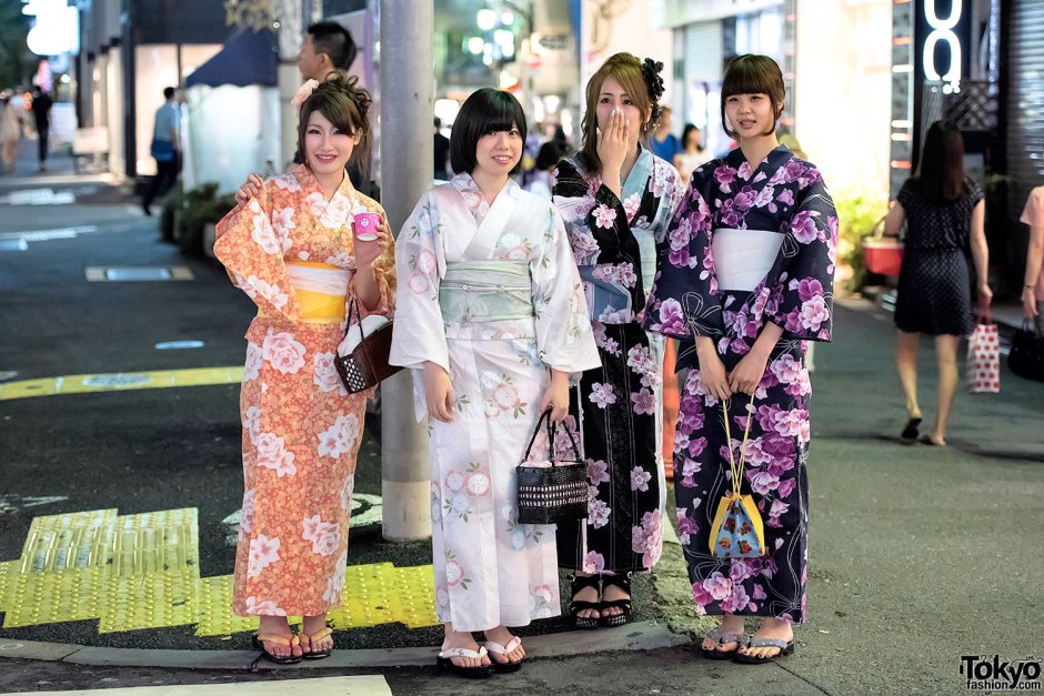Женское японское кимоно