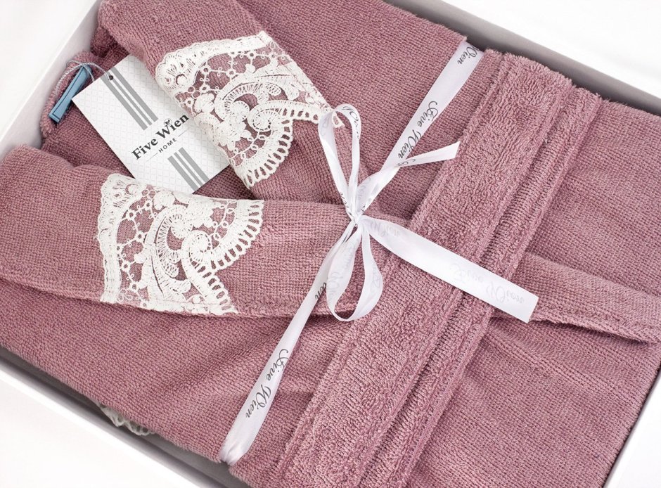 Подарок из полотенца и шампуня