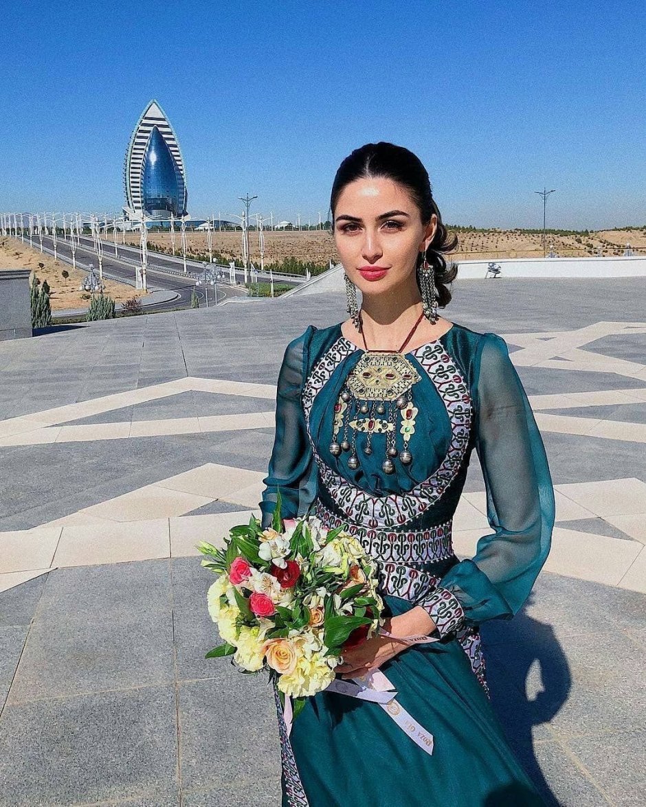 Азимова туркменка певица