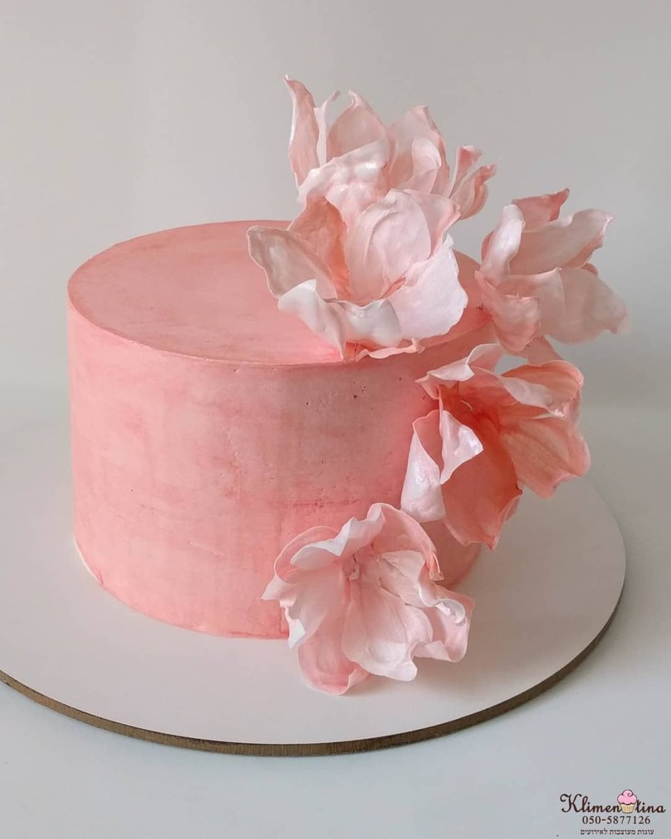 Торт с карамельными цветами