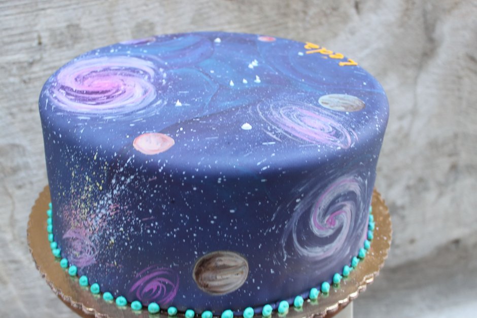Торт космического цвета