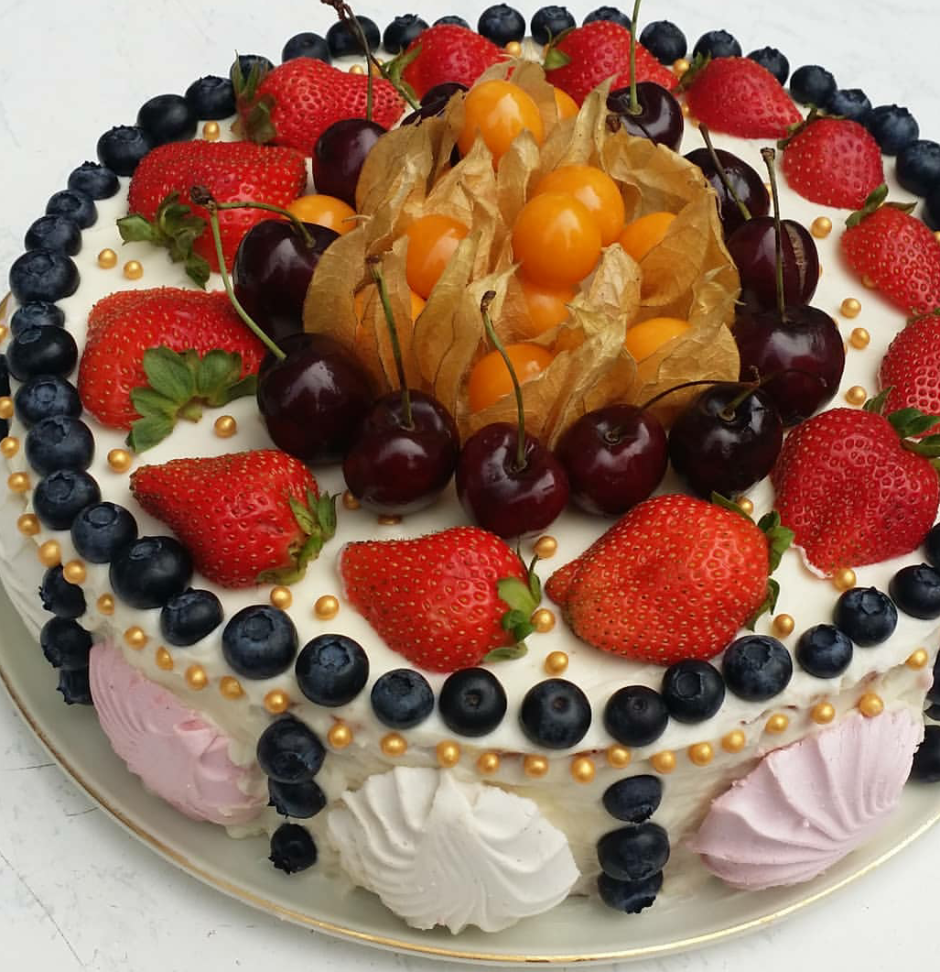 Нежный торт с фруктами
