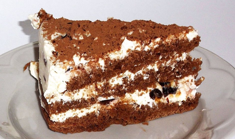 Торт бисквитный "творожный с черносливом"