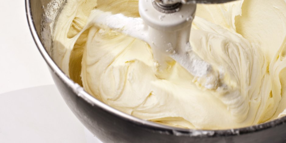 Украшение торта розочками из крема