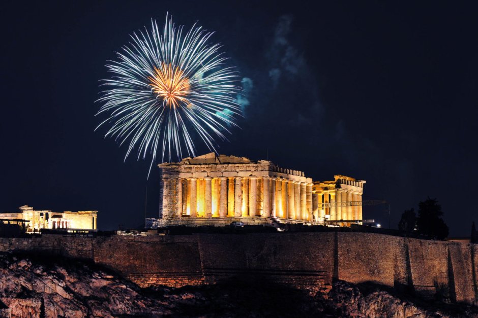 Новый год в Греции камень
