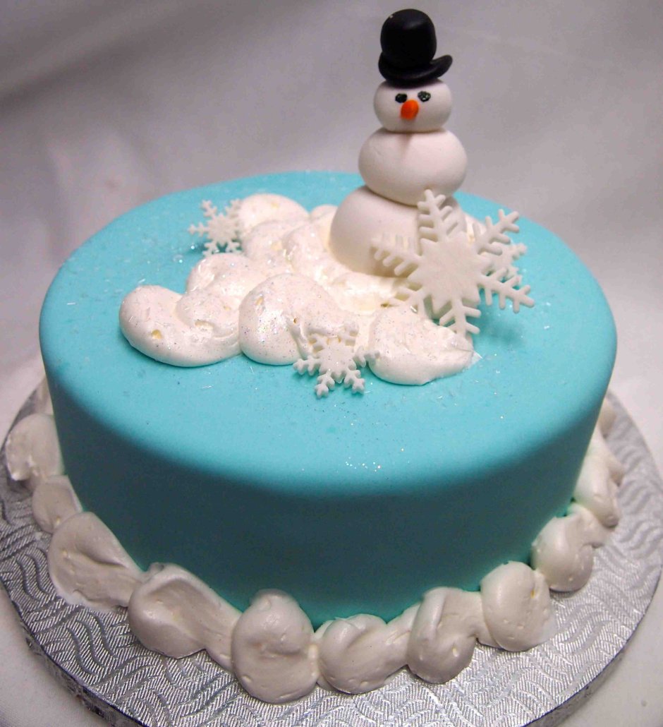 Новогодний торт со снеговиком