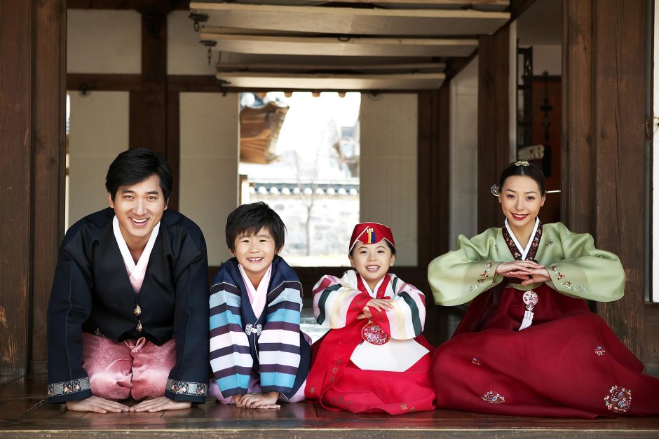 Корейская семья ханбок