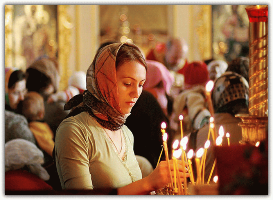 Православная девушка в храме