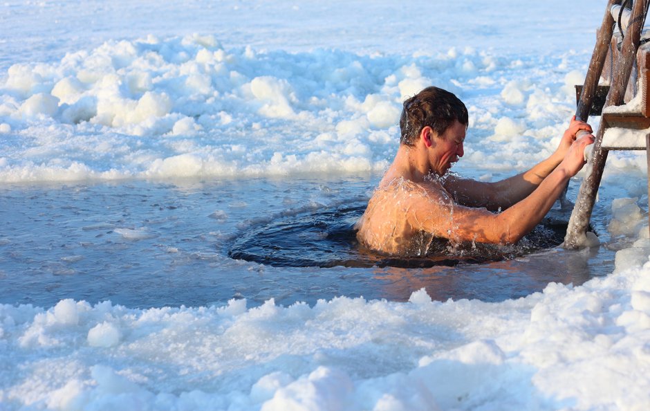 Купание в холодной воде