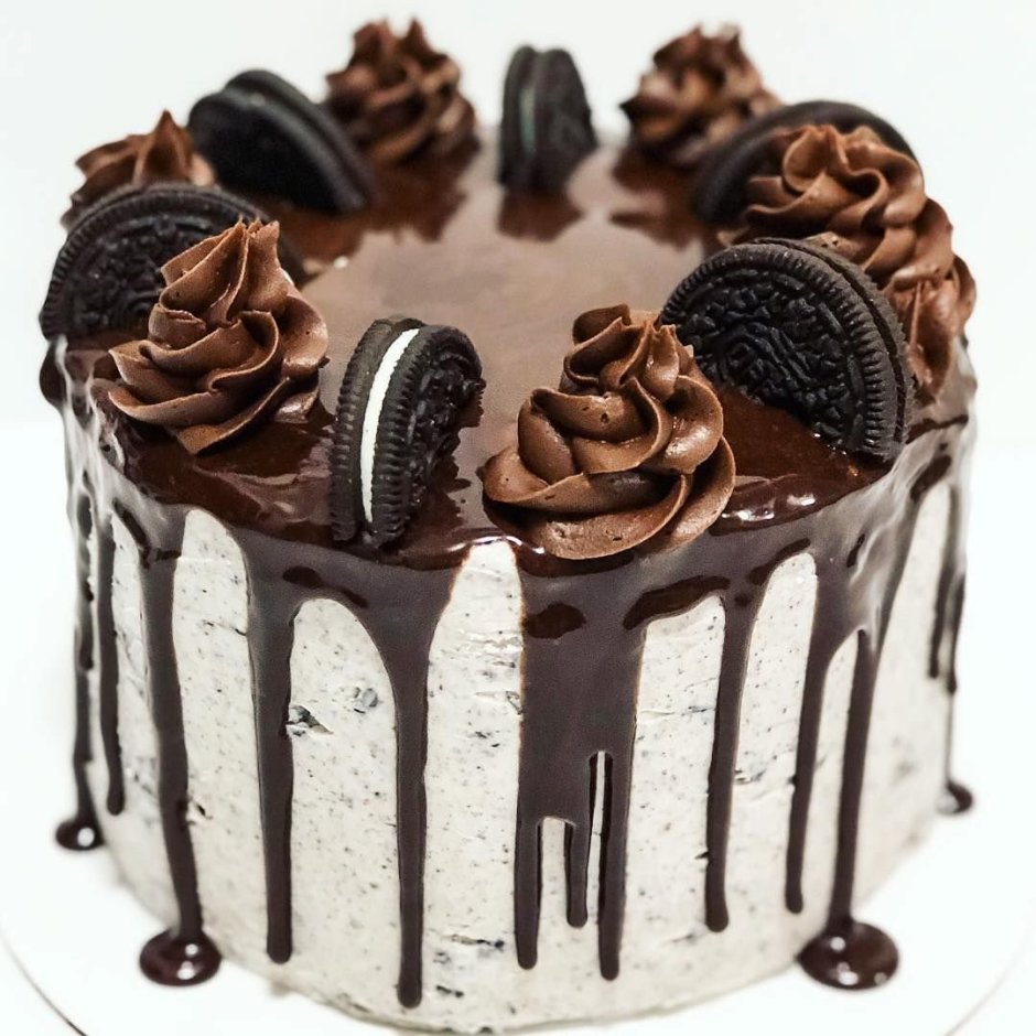 Oreo кейк кейк из знаменитого печенья, шоколада и нежного крема
