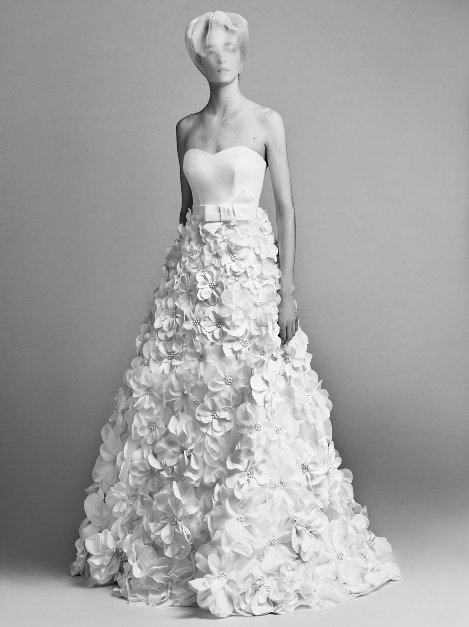 Креативное свадебное платье для девушки с идеальной фигурой