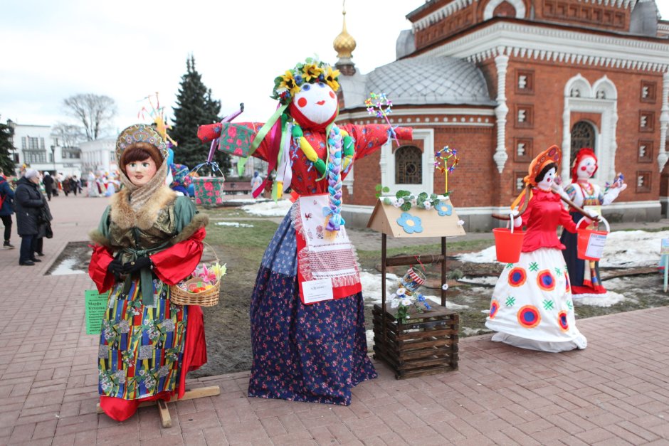 Выставка масленичных кукол в Ярославле