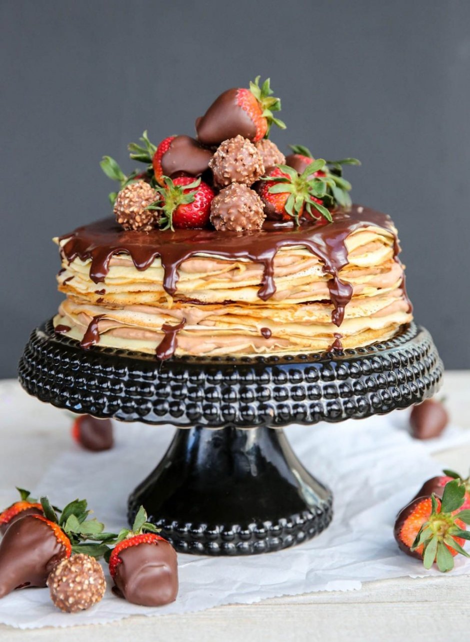Декор шоколадного блинного торта