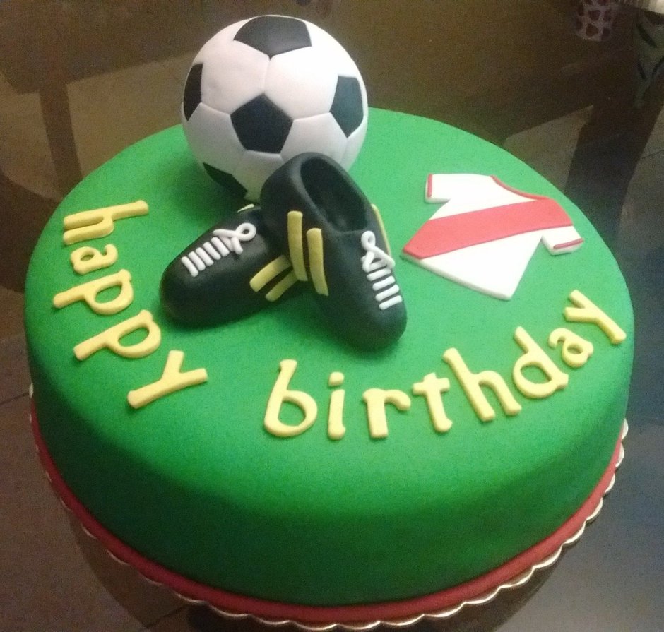 Торт футбольный двухъярусный