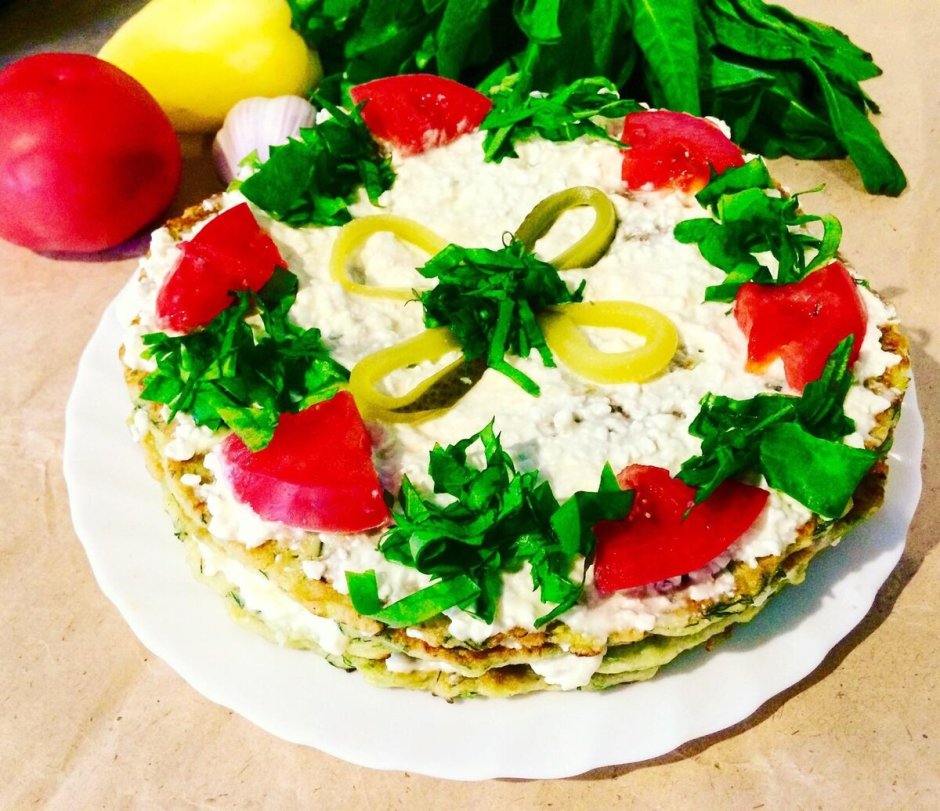Кабачковый торт с помидорами и чесноком и сыром