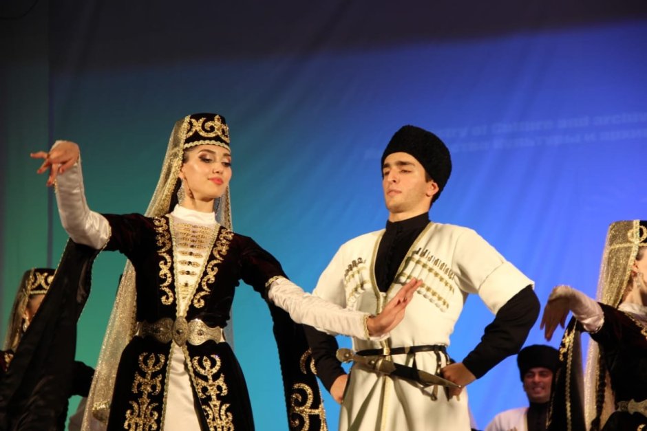 Танцы и традиции чеченцев