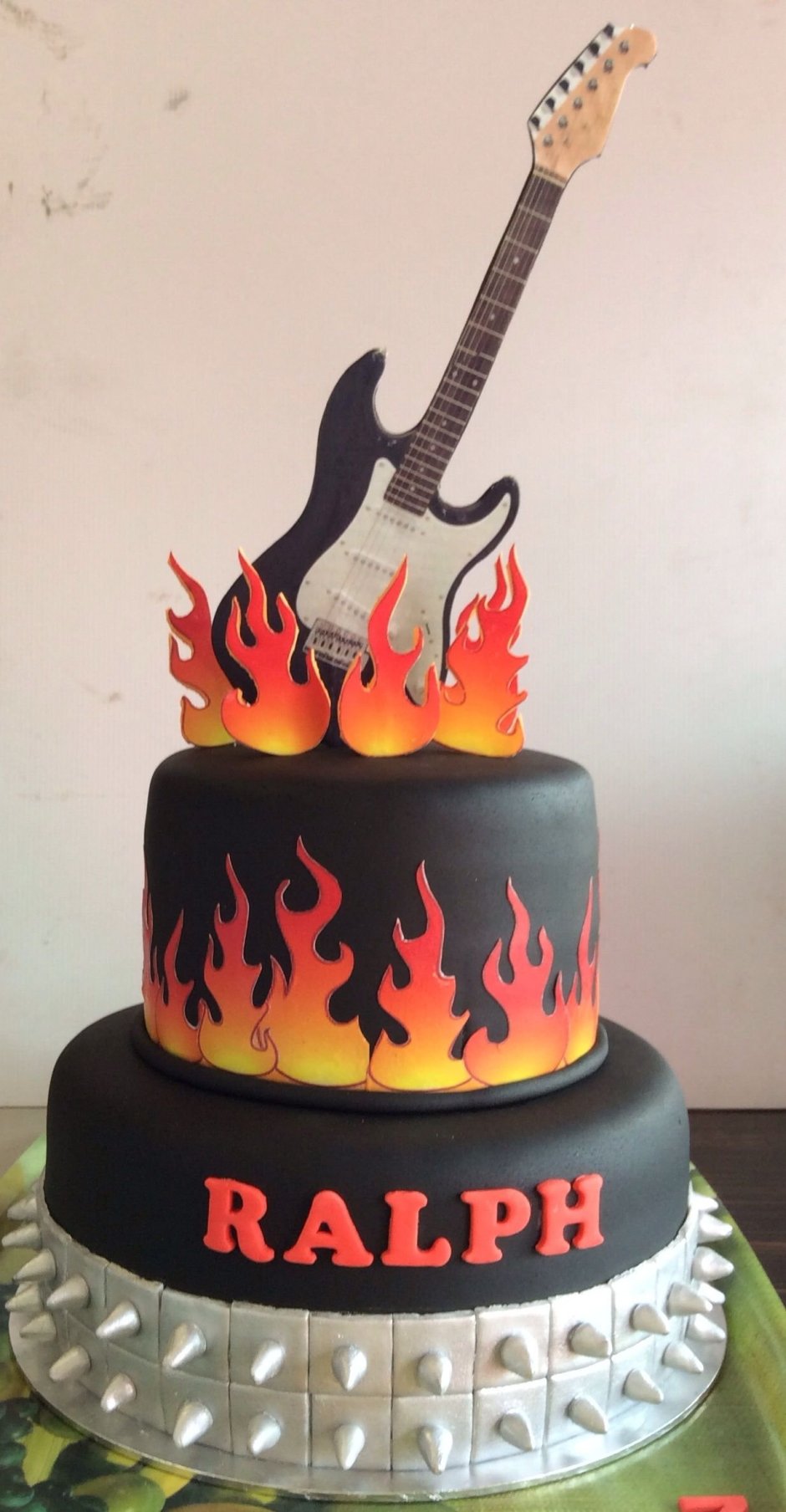 Торт с рок группами