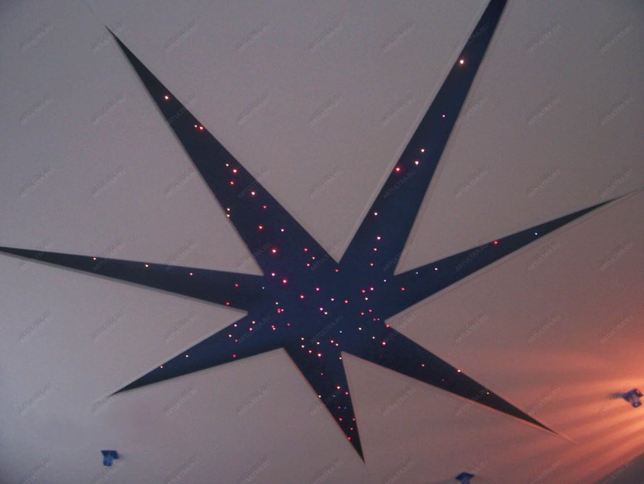 Потолок в виде звезды