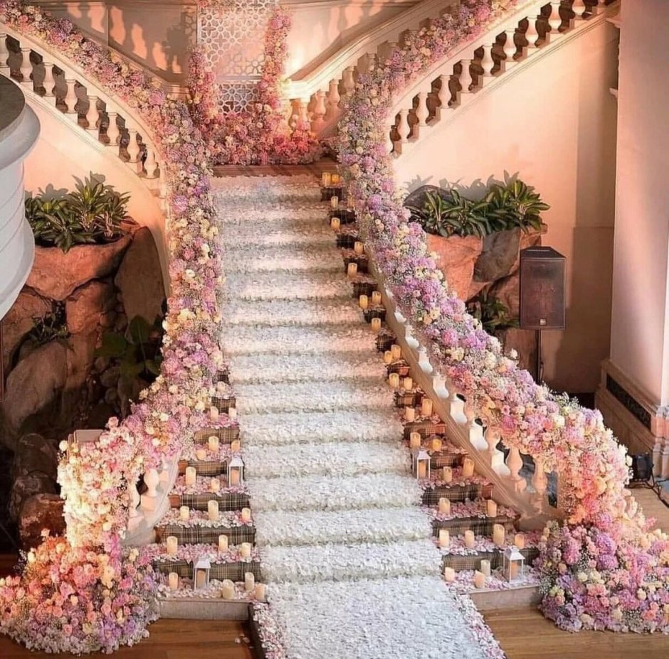 Лестница с цветами