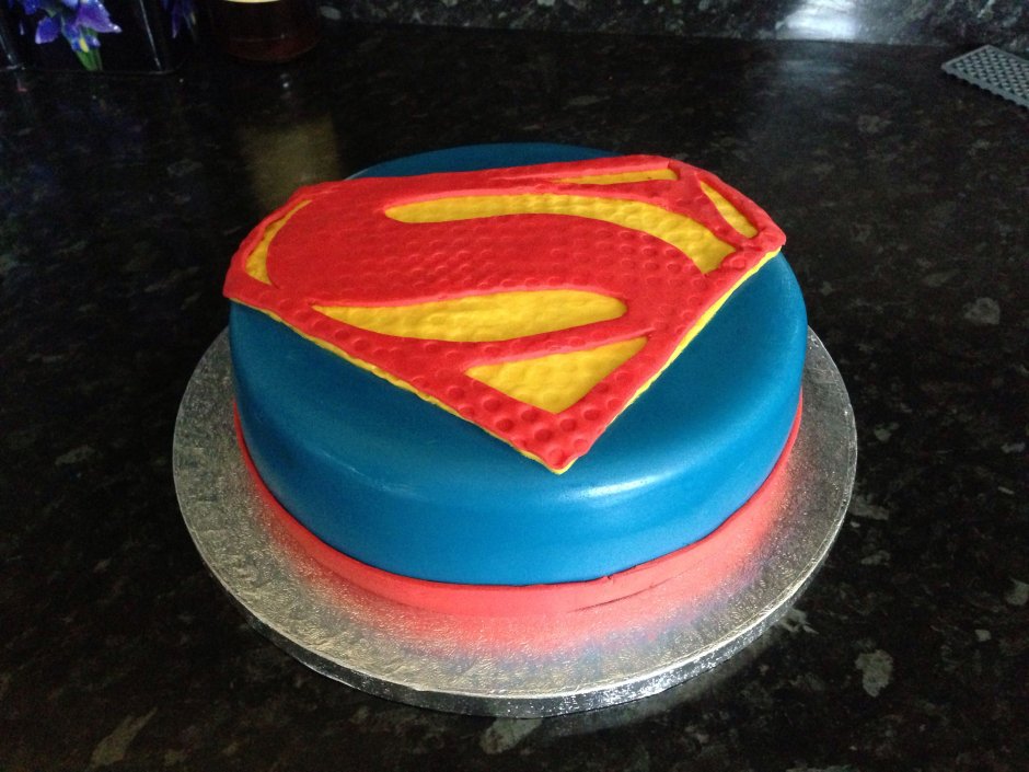 Торт в стиле Супермен