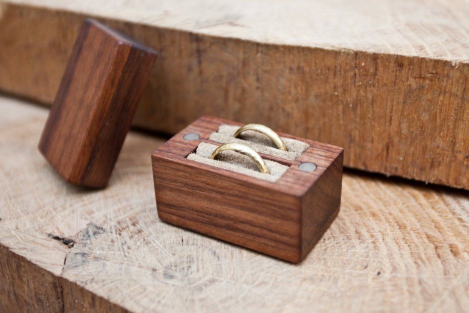 Деревянная коробочка для колец