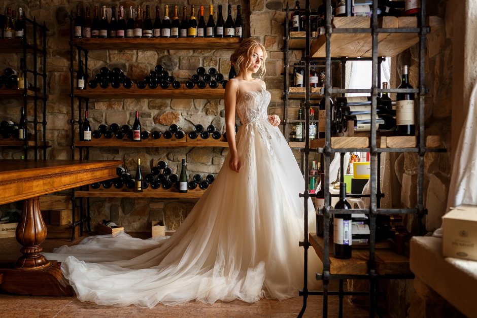 Винное платье невесты