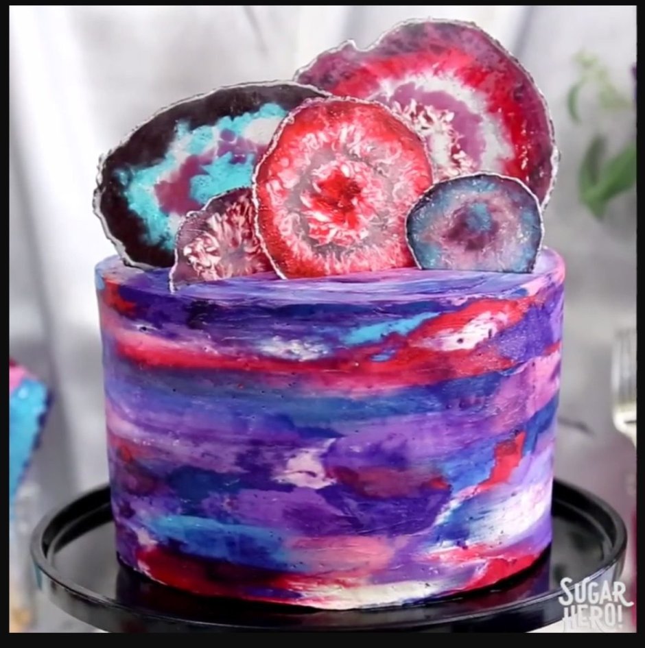 Декор торта цветными мазками