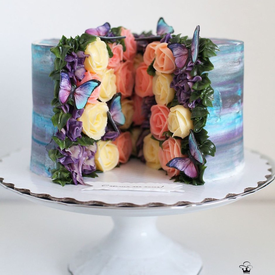 Торт с засахаренными цветами