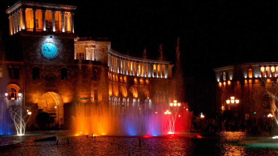 Ночной Ереван фонтаны