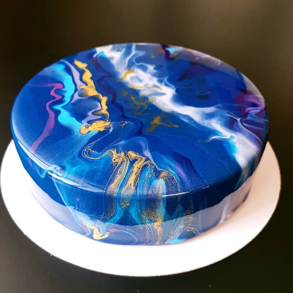 Зеркальный муссовый торт синий