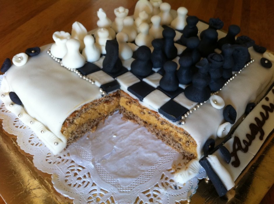 Торт шахматная доска из мастики