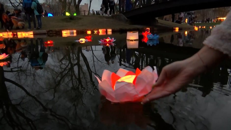 Фестиваль водных фонариков в Юсуповском саду