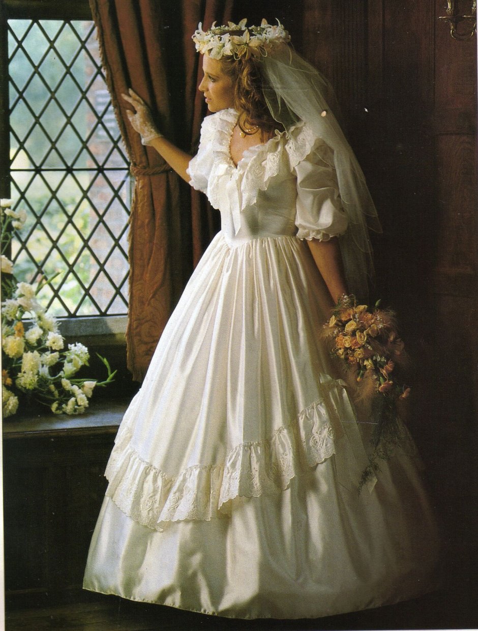Свадебное платье в Старом стиле