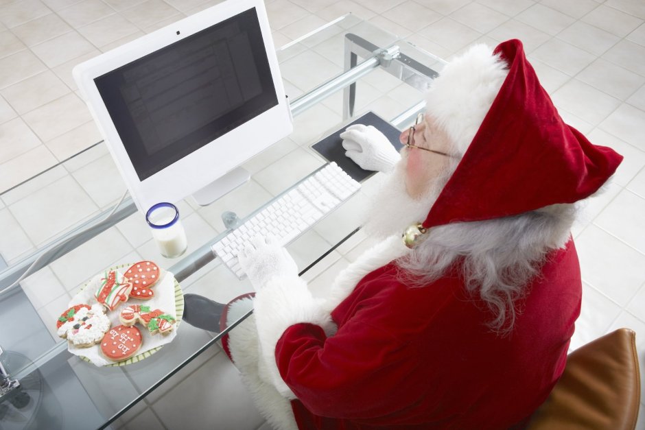 Дед Мороз с ноутбуком
