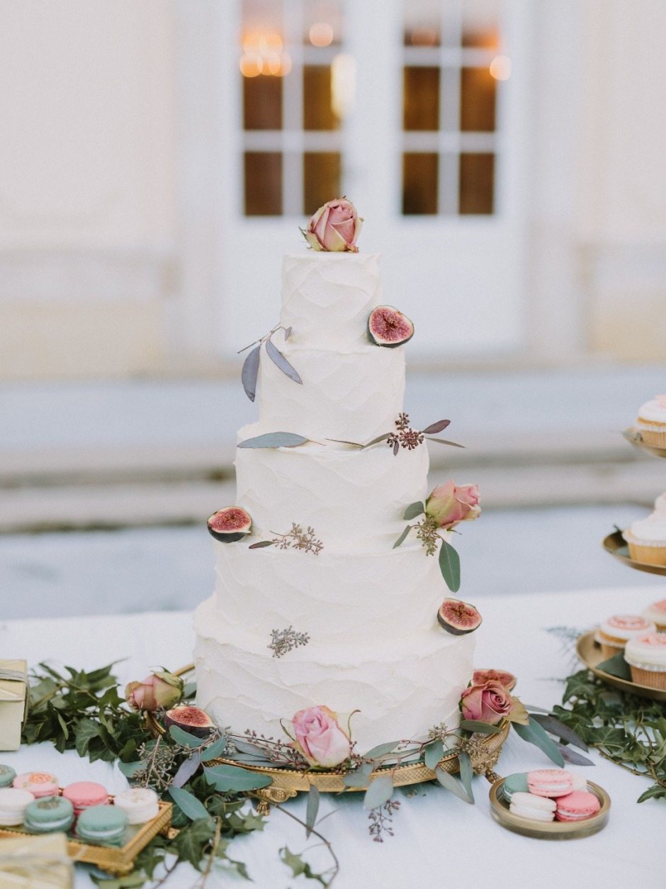 Свадебный торт в европейском стиле