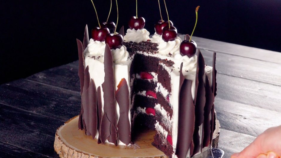 Швардсвальский вишневый торт «черный лес»